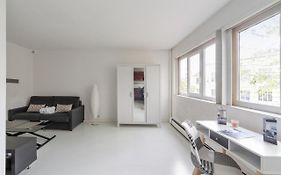 Bright studio with parking 10 min away from Paris&La Défense - Welkeys